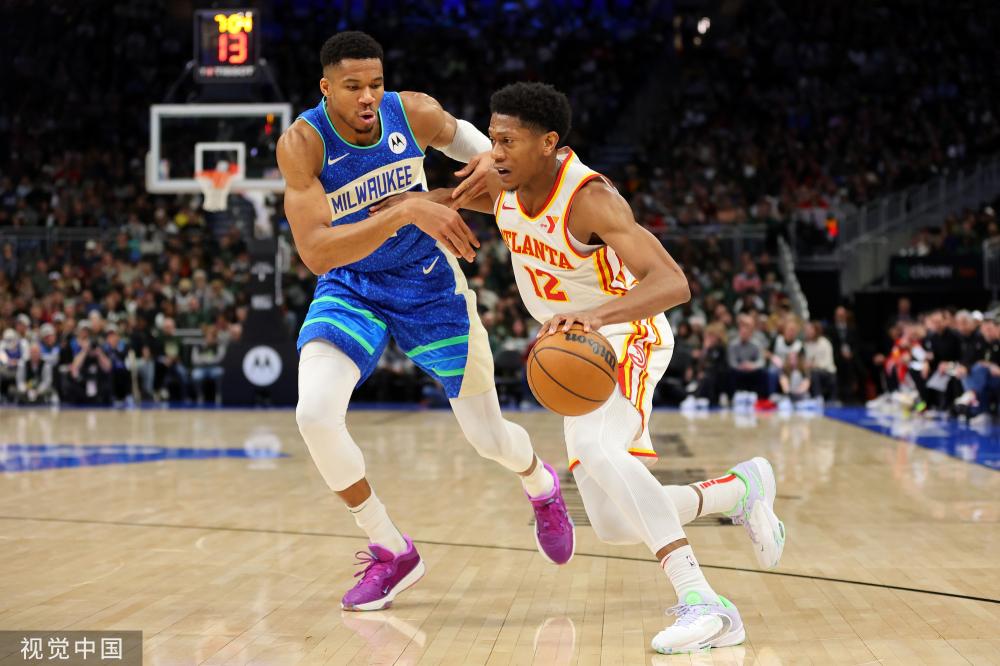 反倒表现出 反倒表现出