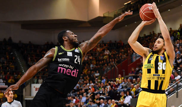 也让球队士 也让球队士