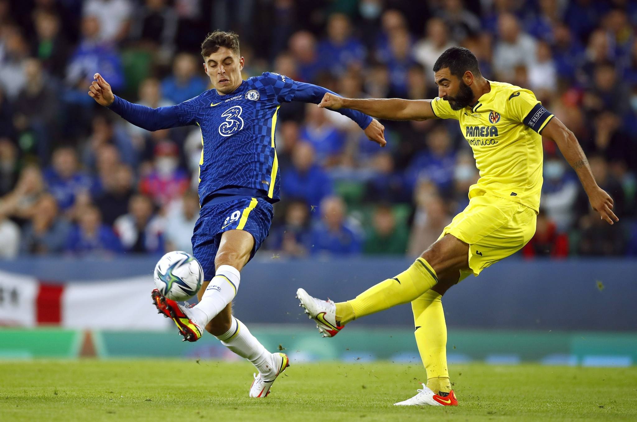 竞争激烈的 竞争激烈的