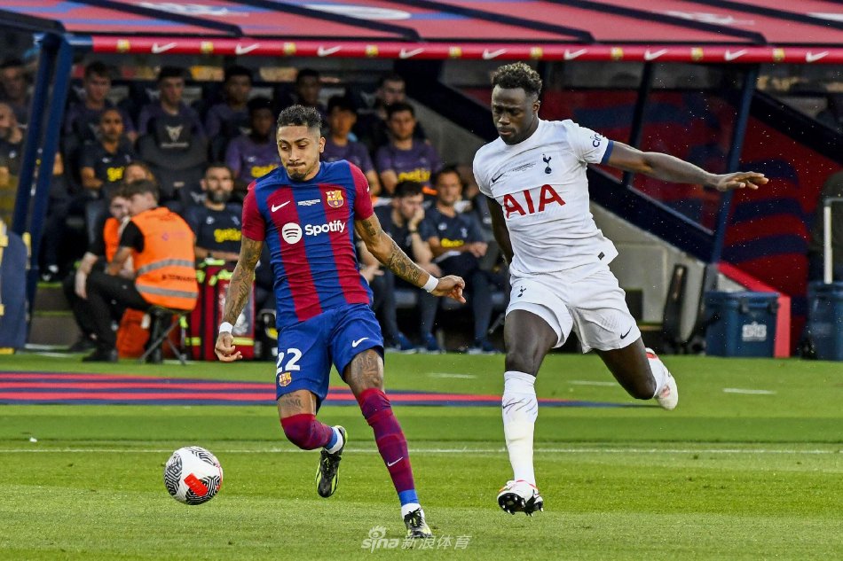 中脱颖而出 中脱颖而出