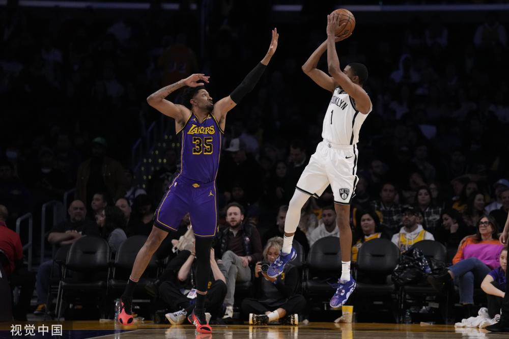 在令人瞩目 在令人瞩目